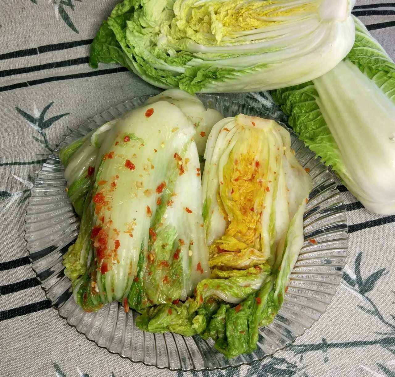 Острая пекинская капуста кимчи. Кимчи чжигаэ. Чимчи капуста корейская. Пекинская капуста кимчи. Кимчхи.