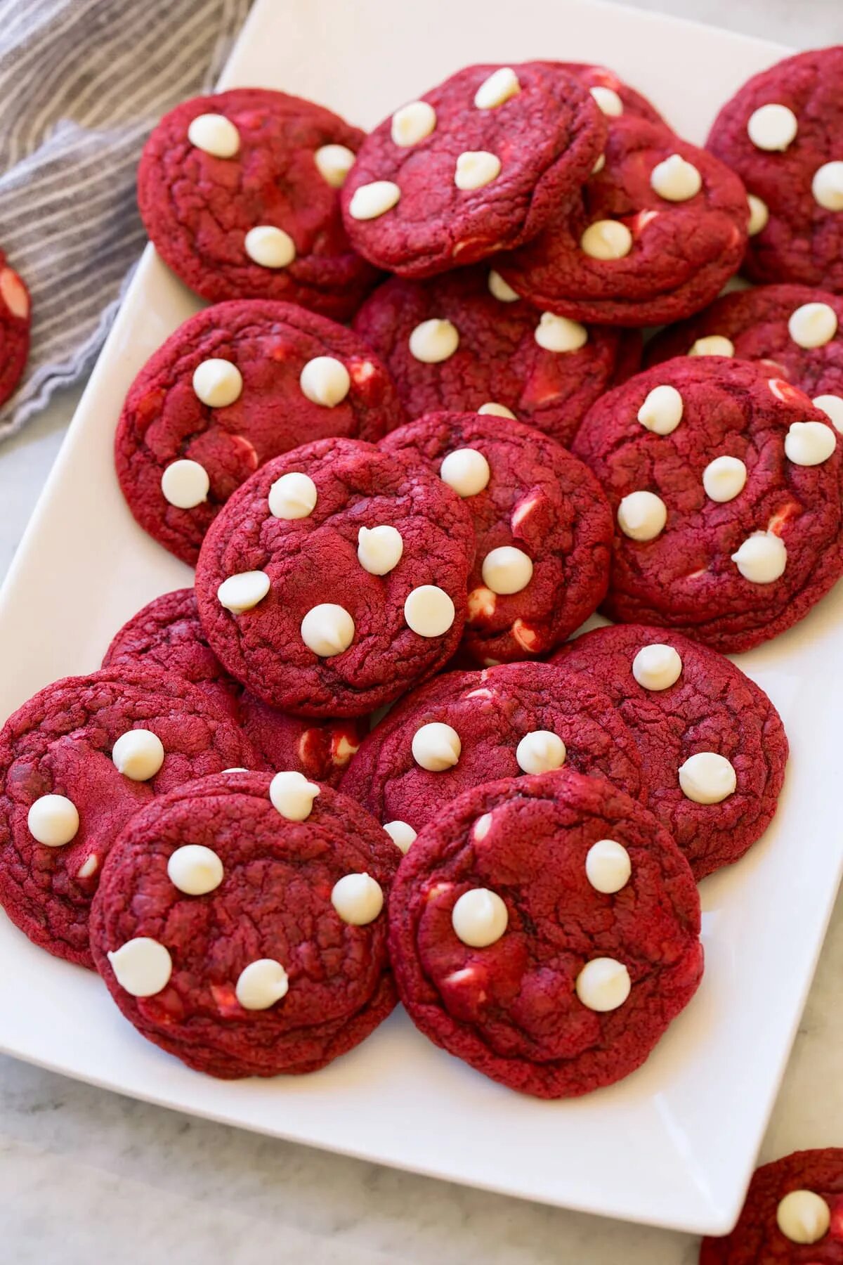 Red cookies. Печенье ред вельвет. Печенье кукис ред вельвет. Печенье бархатное. Ред вельвет куки.