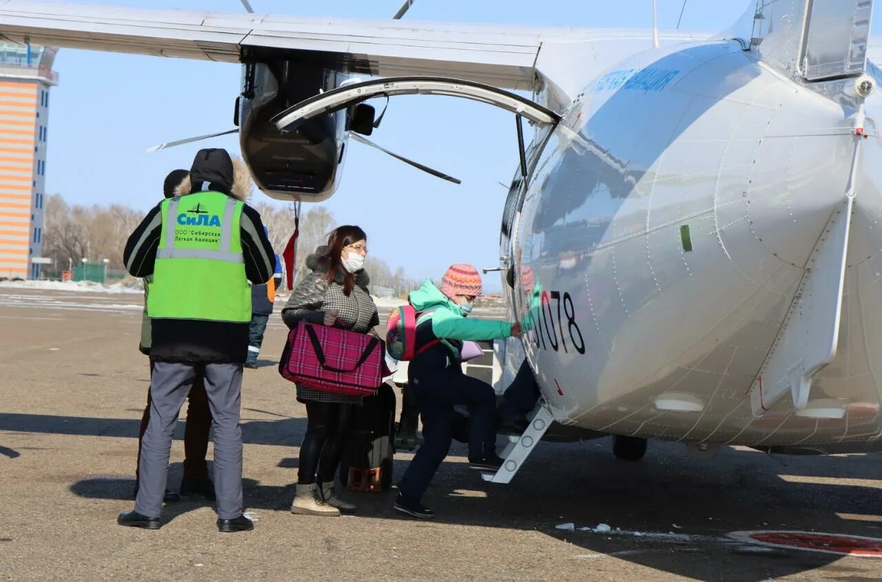 Самолет Зея Благовещенск. Рейсы Зея Благовещенск. Аэропорт Зея Амурская область. Самолет Благовещенск Владивосток. Местные авиарейсы