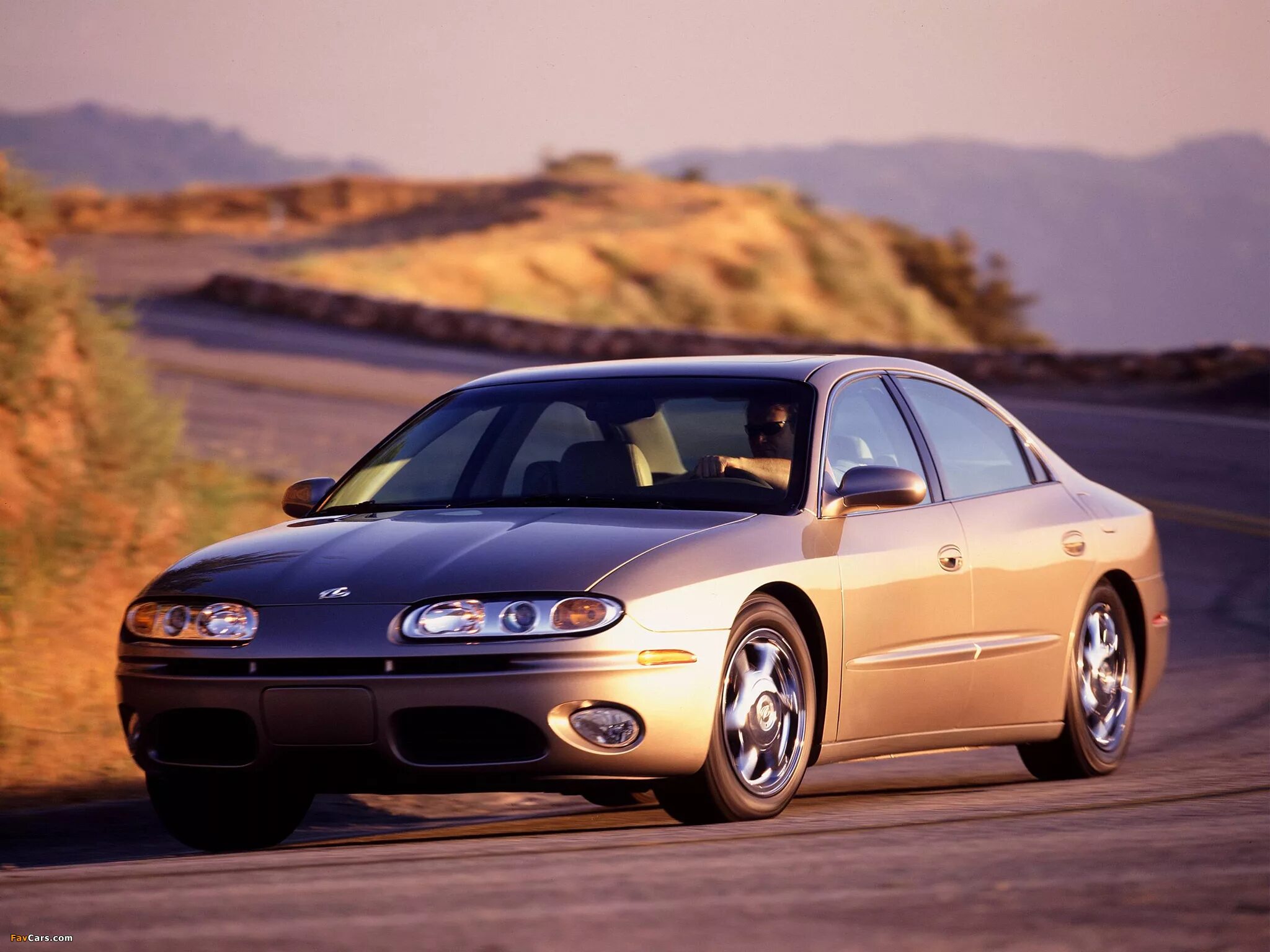 Oldsmobile Aurora 1995. Oldsmobile Aurora 2000. Oldsmobile Aurora 2003.