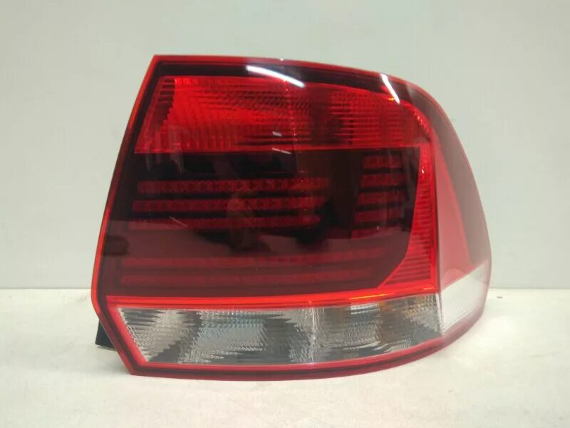 Фонарь поло седан оригинал номер. Стекло на задний фонарь поло. Фонари vw polo sedan. Фольксваген поло 2012 задний фонарь. Фольксваген поло задний фонарь.