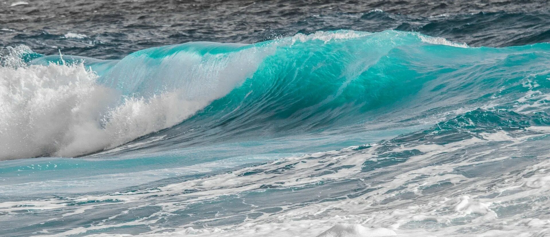Морская вода. Море бирюзового цвета. Море, волны. Бирюза морская волна. Море бирюзового цвета.