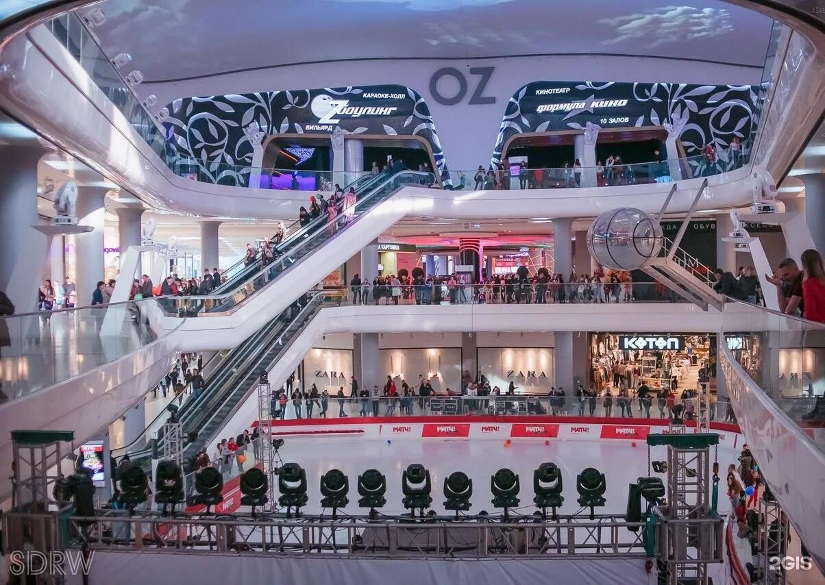 Торговые центры краснодарского края. Торговый центр oz Mall Краснодар. ТЦ оз Молл Краснодар. Торговый центр озсолл Краснодар. Торговый центр Краснодар самый большой оз Молл.