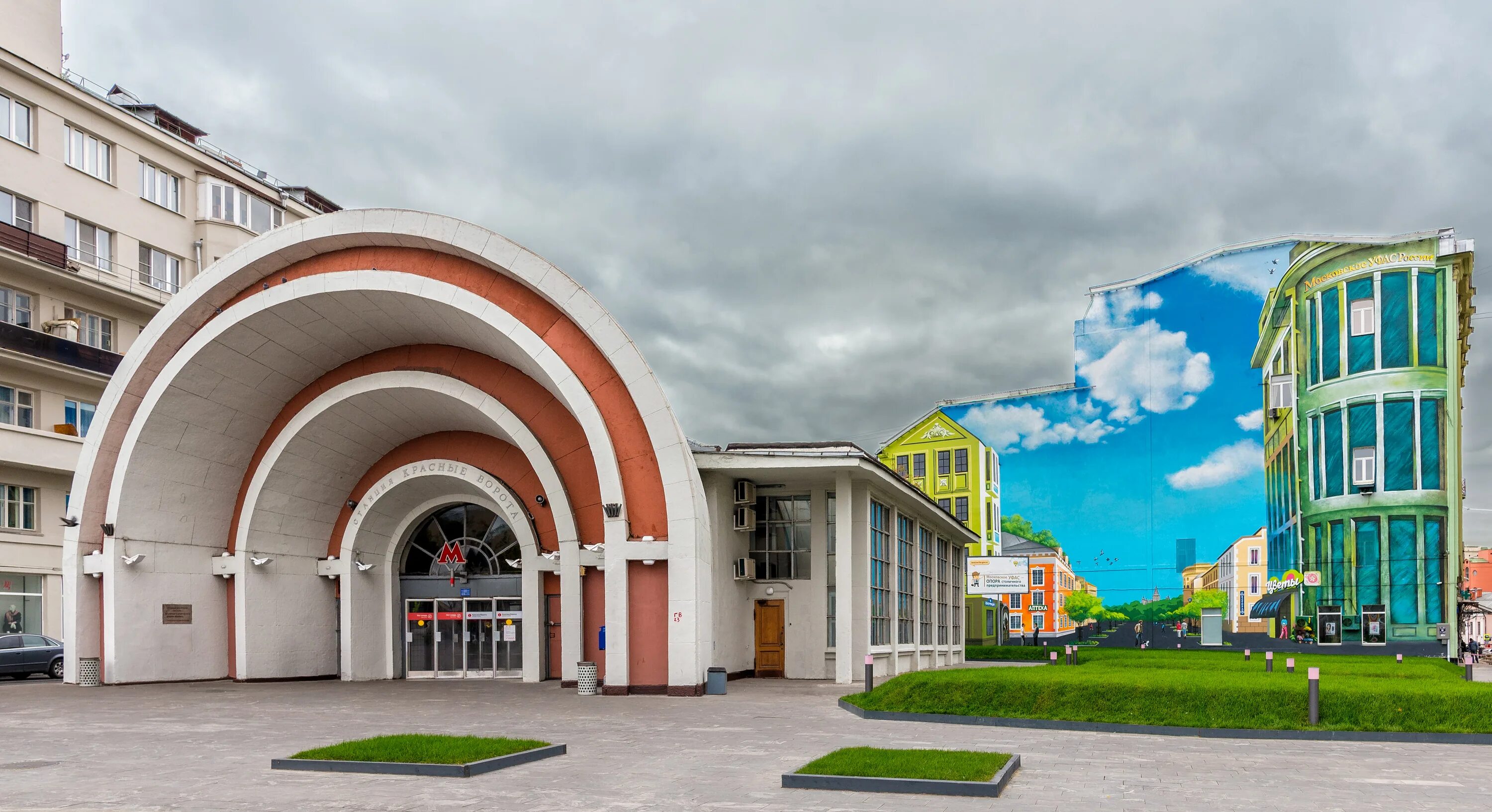 метро красные ворота архитектура. павильон метро красные ворота. метро красные ворота парк. метро красные ворота высотка. станция метро красные ворота снаружи 2020.