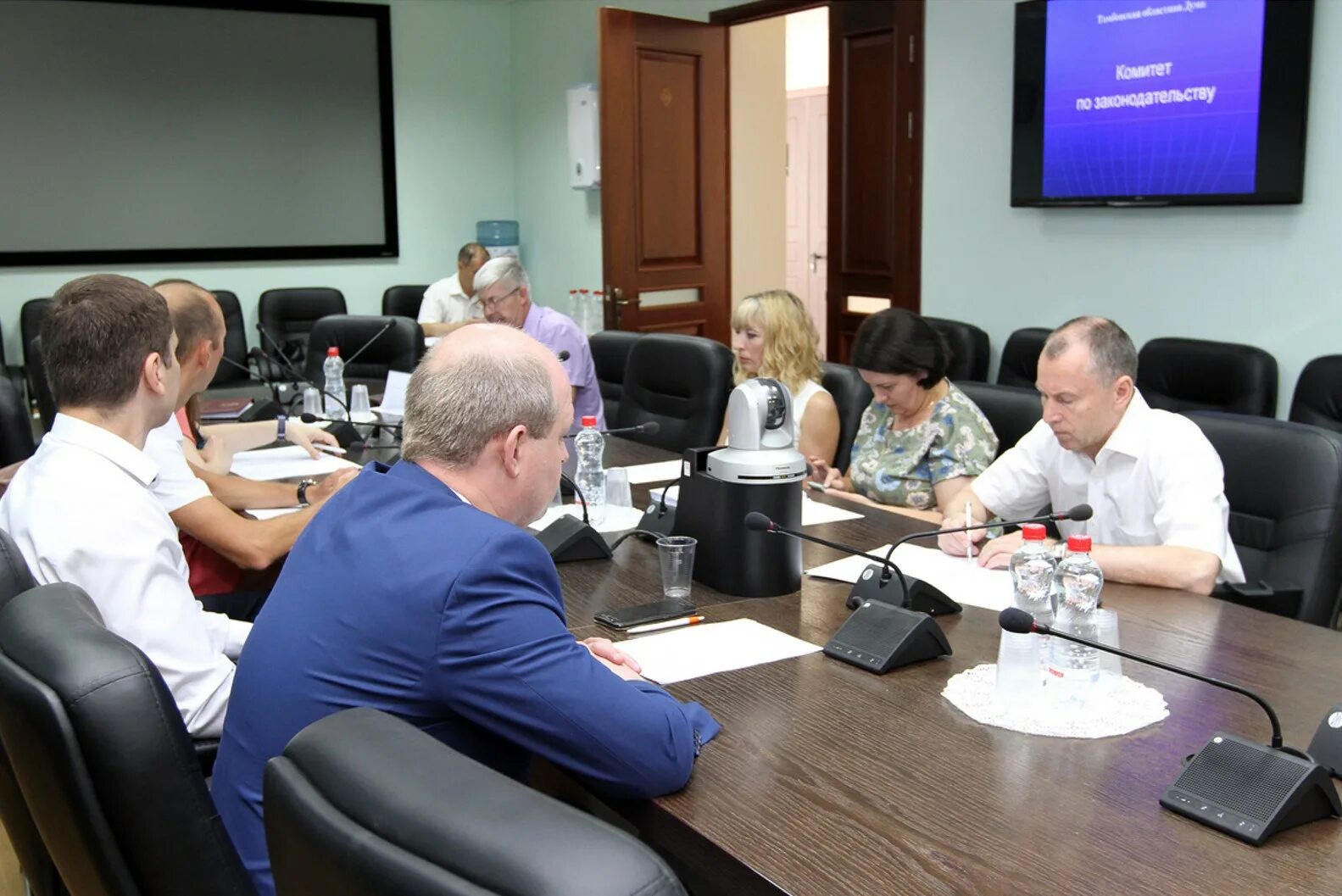 Курская областная дума заседание комитета. Депутаты законодательного собрания. Региональные конституционные суды. Комитет по законодательству. Комитет по законодательству.