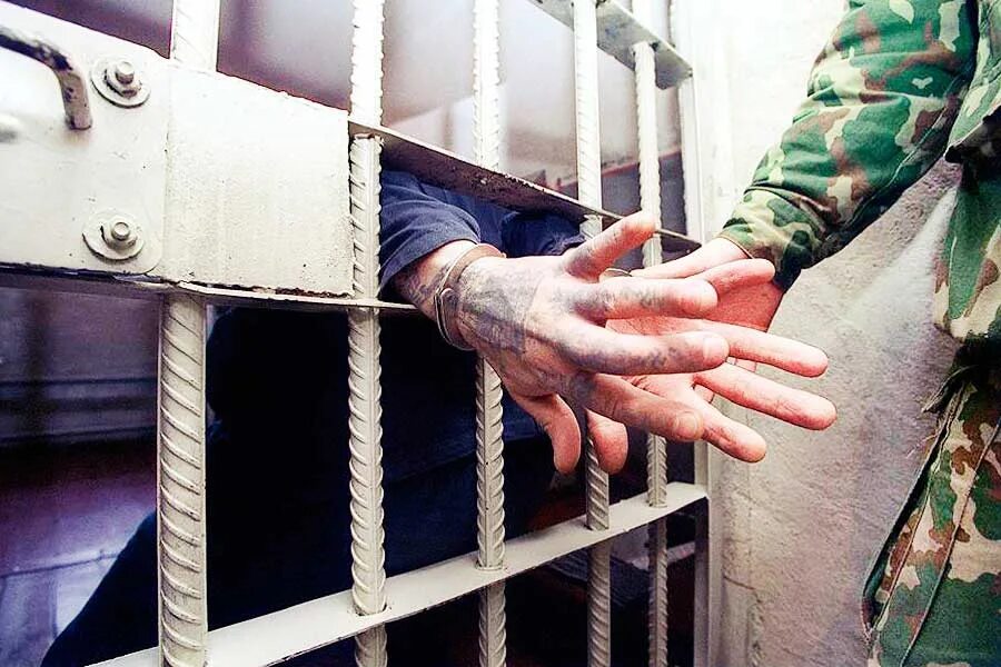 Дело в суде. Организованная преступная группа. Подсудимый в суде. Сизо 1 красноярск. Подсудимый за решеткой.