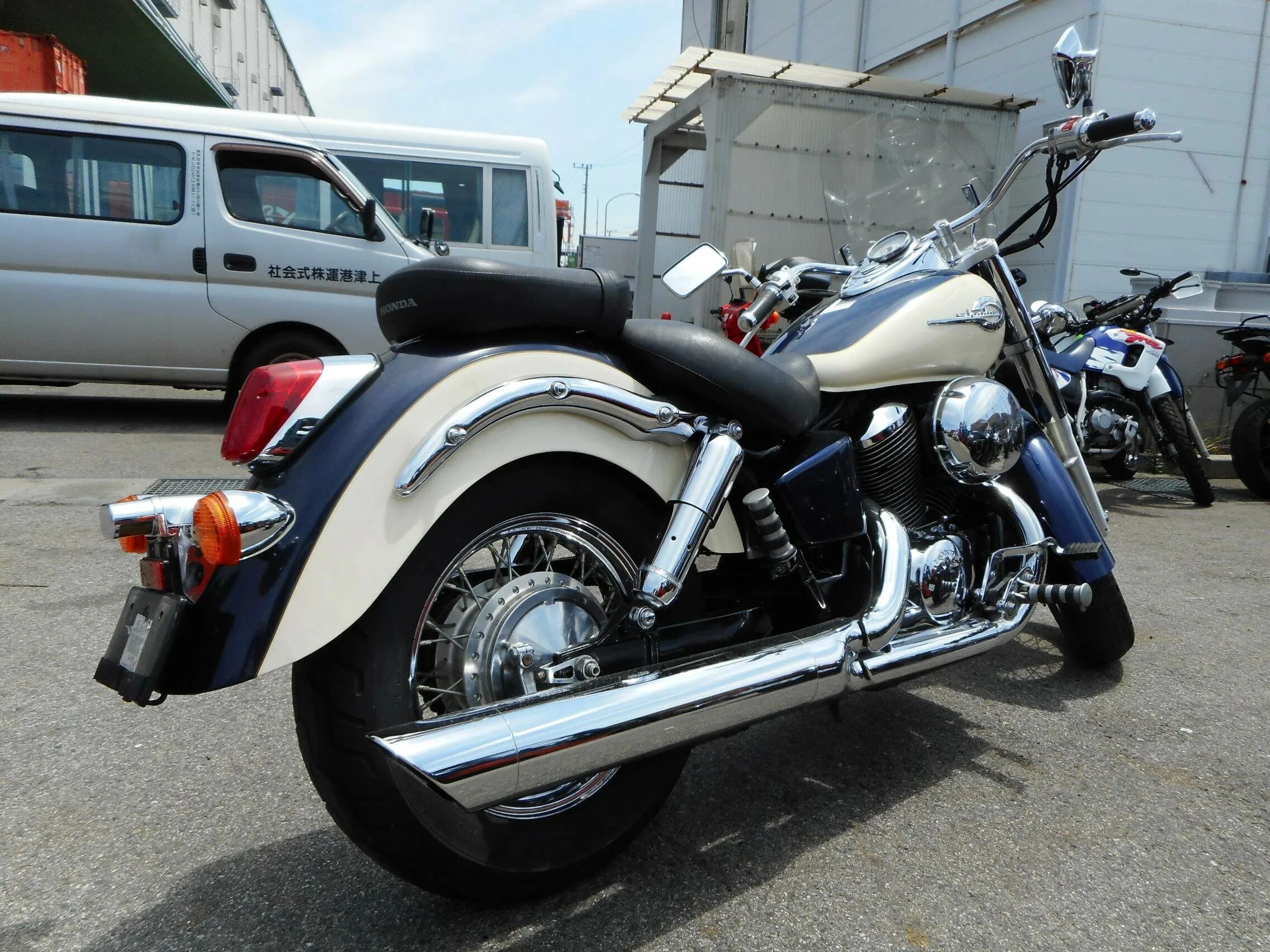 Honda vt shadow. Honda Shadow 750. Honda vt750c Shadow. Мотоцикл Хонда шадоу 750. Чоппер Honda Shadow 750.