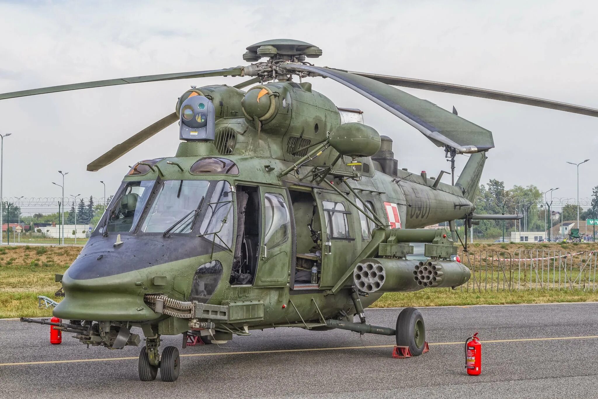 Pzl w-3. Вертолет w-3a sokol. Вертолетов сокол. Польский вертолет pzl w-3 sokół. W-3 sokol.