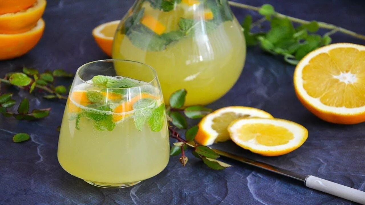 Лимонад из лимонов и сахара. Фреш апельсиновый напиток. Лимонад цитрус. Lemon Fresh апельсин лимонад. Фреш напиток апельсин.