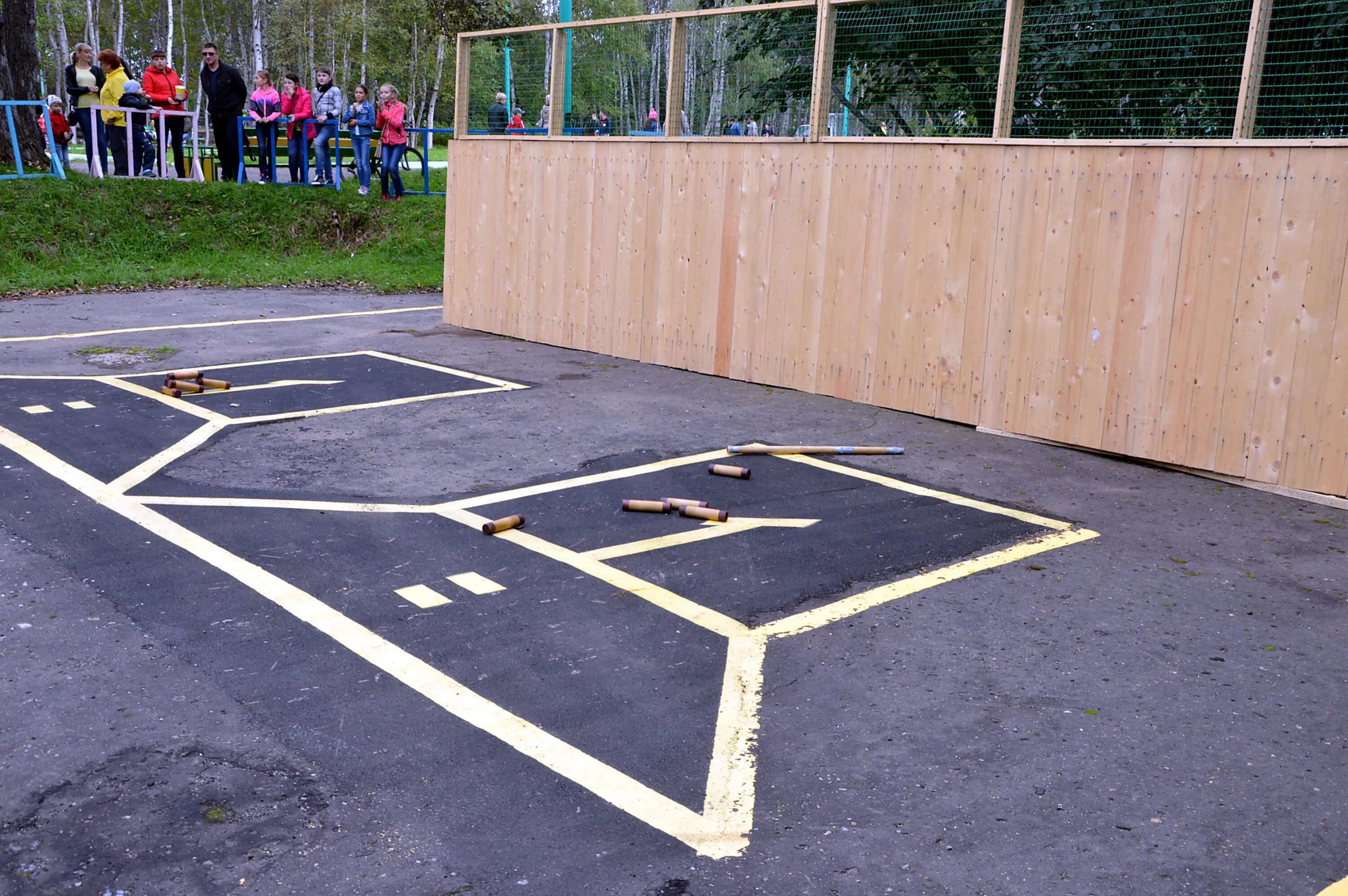 площадка для городков. городошная площадка. поле для городков. городошная площадка. обустройство площадки для городошного спорта.