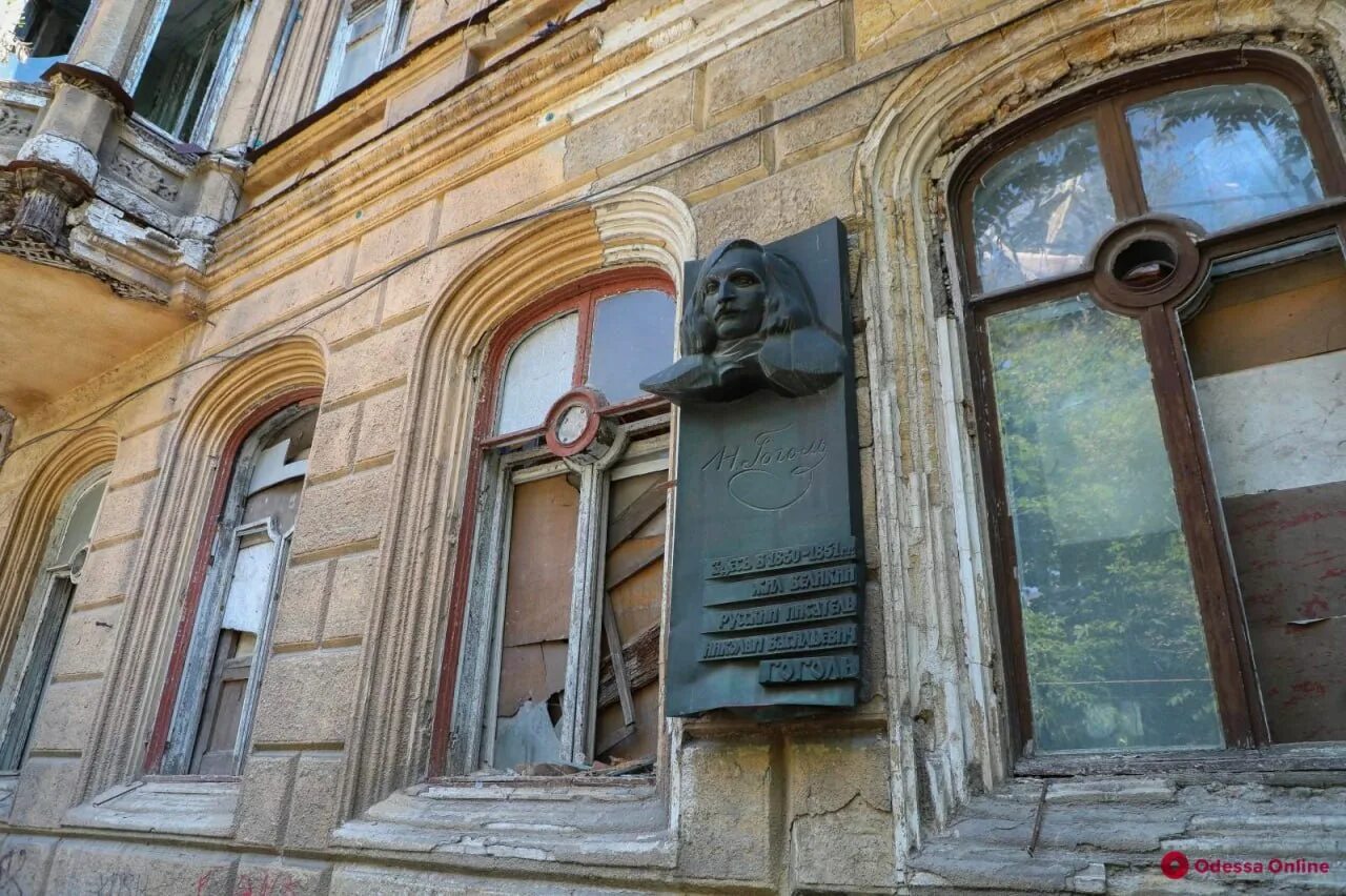 Одесский корпус. Дом Гоголя в Одессе. Одесса улица Гоголя. Дом Гоголя Одесса реставрированный. Гоголь в Одессе.