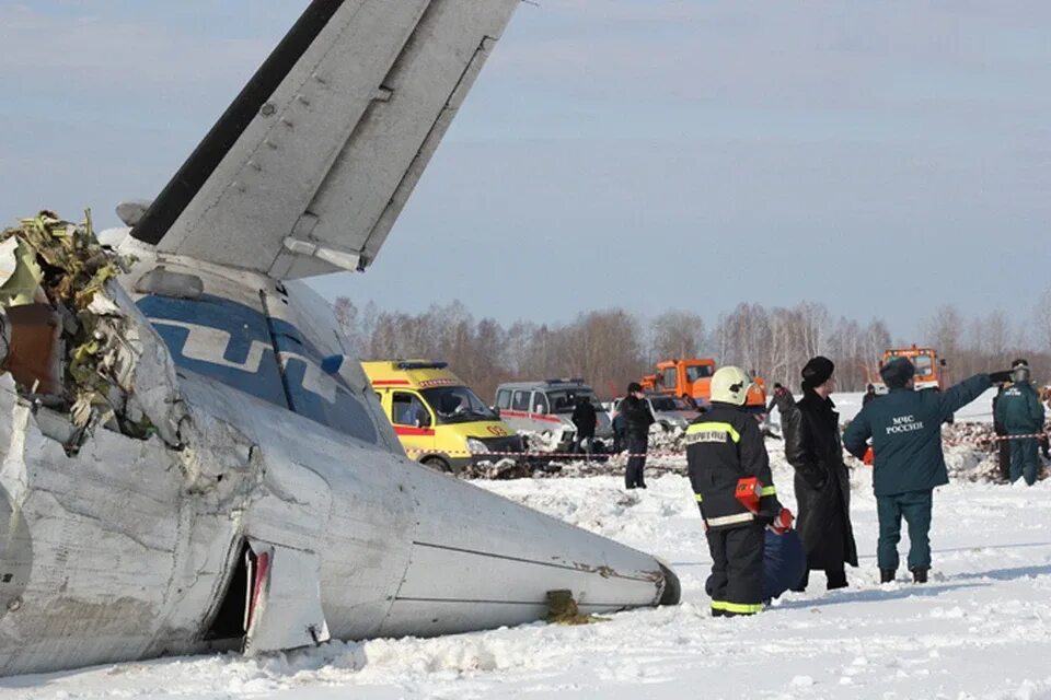 Авиакатастроф 9. Авиакатастрофы самолета ATR 72. АТР-72 катастрофа в Тюмени. АТР 72 Тюмень авиакатастрофа.