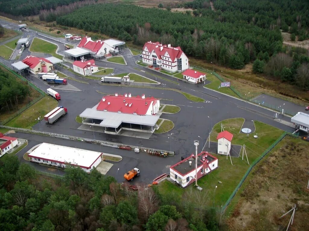 Пункт пропуска дубки калининградская область. Автомобильный пункт пропуска через государственную границу. Пункт пропуска пограничный приморский край. Автомобильный пункт пропуска через государственную границу. Бенякони таможенный пост.