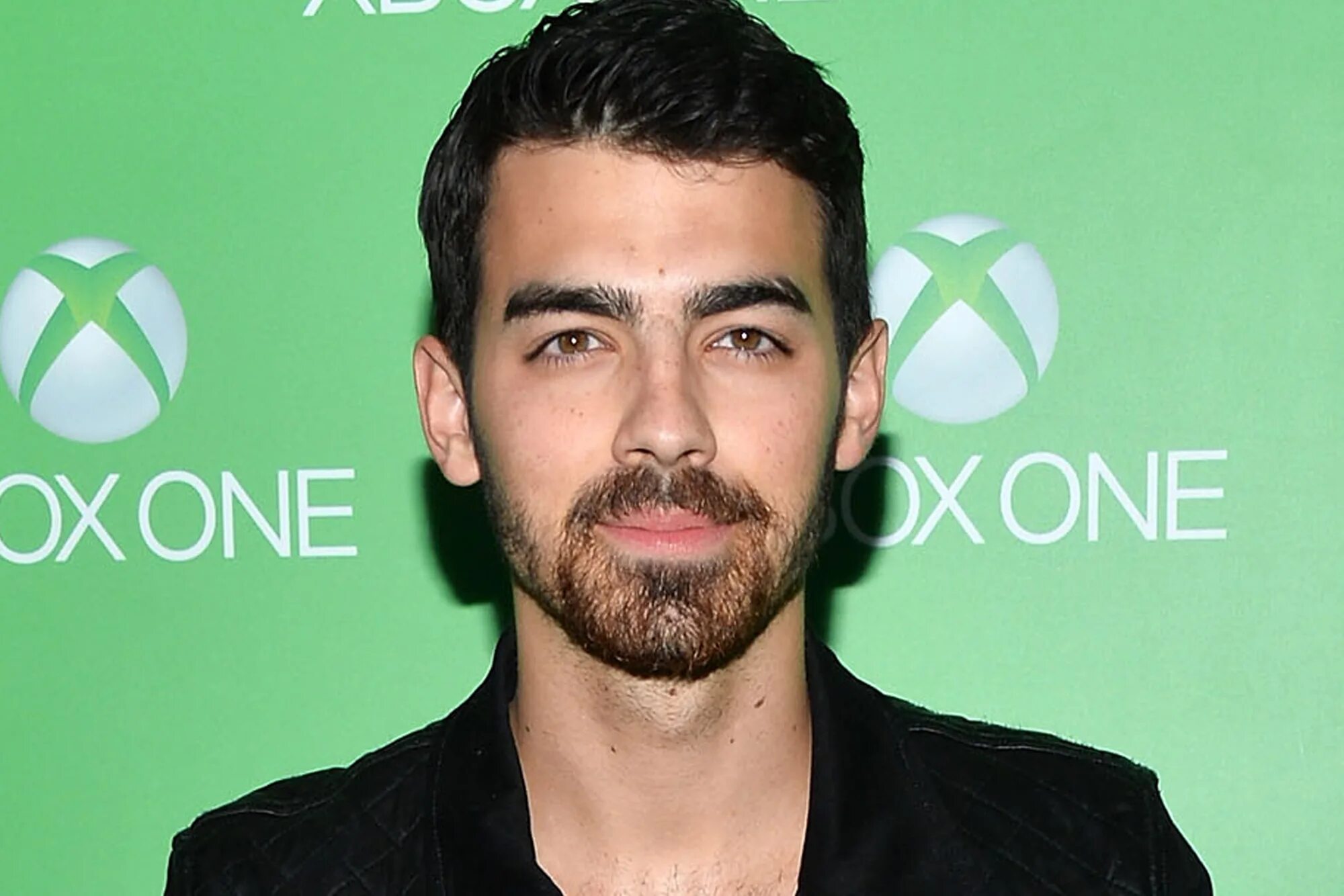 Jona. Joe jonas. джо джонас 2025. джо джонас 2025. joe jonas 2025.