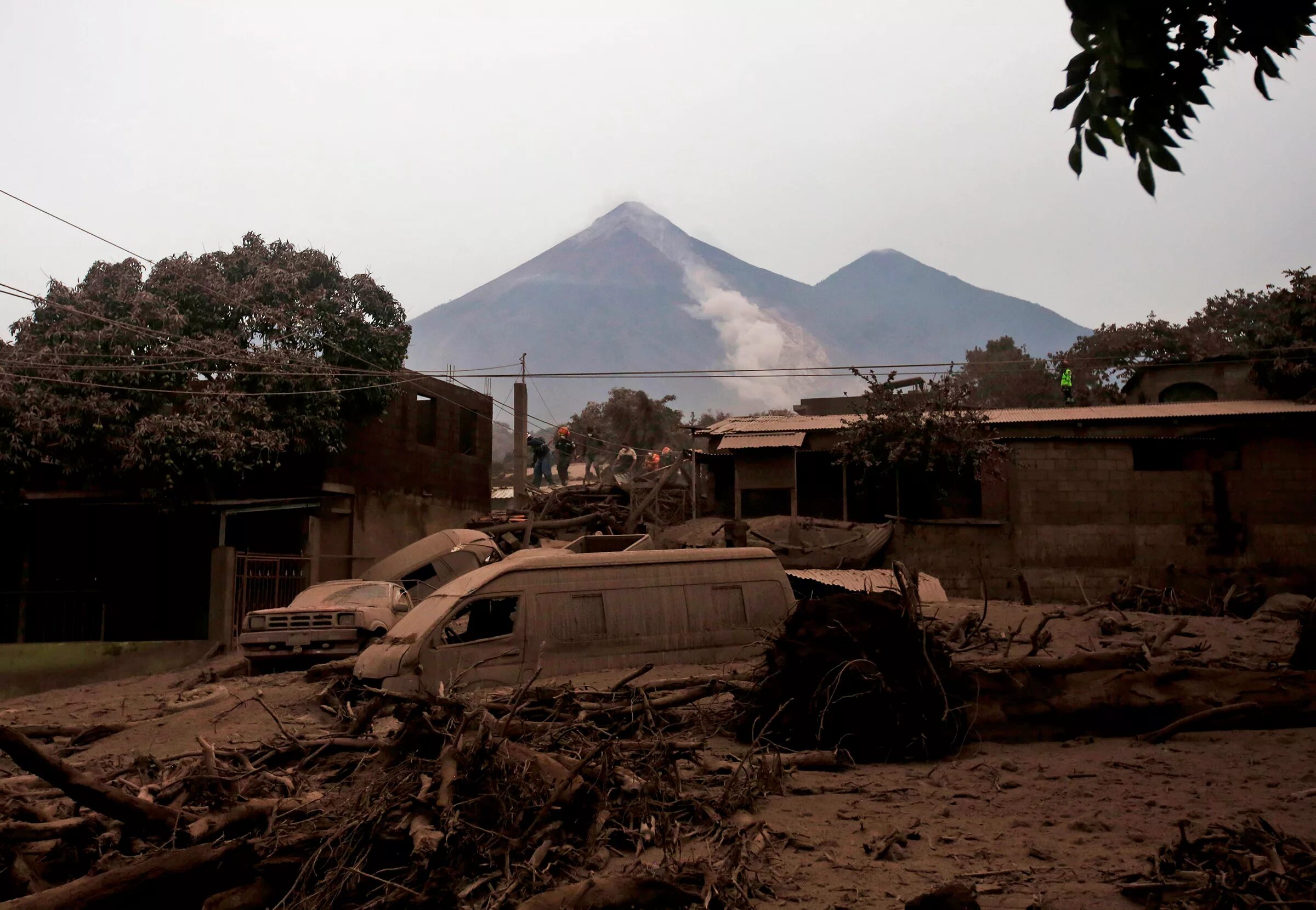Последствия извержения вулканов. Гватемала 1998. Разрушения от вулканов. Разрушения после вулкана. Извержение вулкана уничтожило город