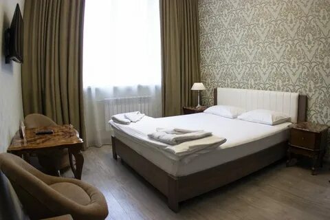 L hotel