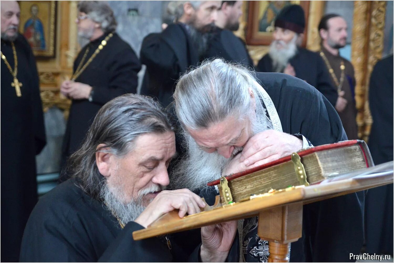 Народ северного кавказа исповедует православие. Исповедь. С покаяние и Исповедь. Исповедь духовенства.