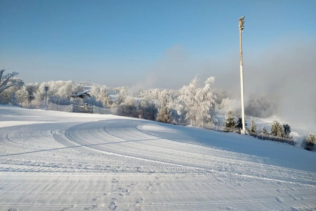 Поселок яхрома подмосковье. Яхрома Дмитровский район. Дмитровский район курорт Яхрома. Яхрома горнолыжный курорт. Парк Яхрома.