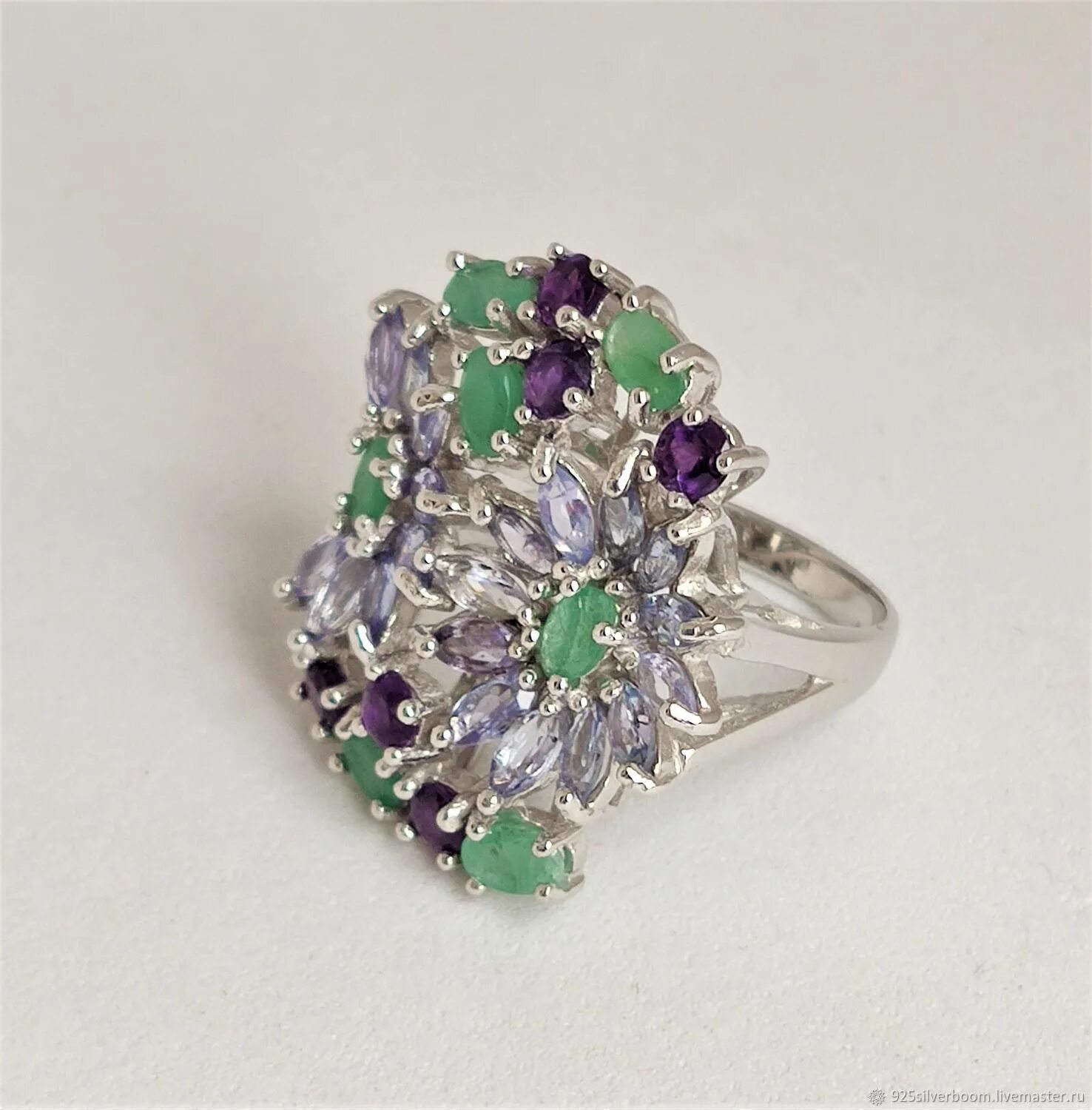 Серьги с аметистом и изумрудом. Ювелирные изделия из серебра купить. Кольцо арт. Кольцо 585 пробы аметист изумруды. 15 diam's clear transitions gen 8 at unor аметист изумруд и янтарь.