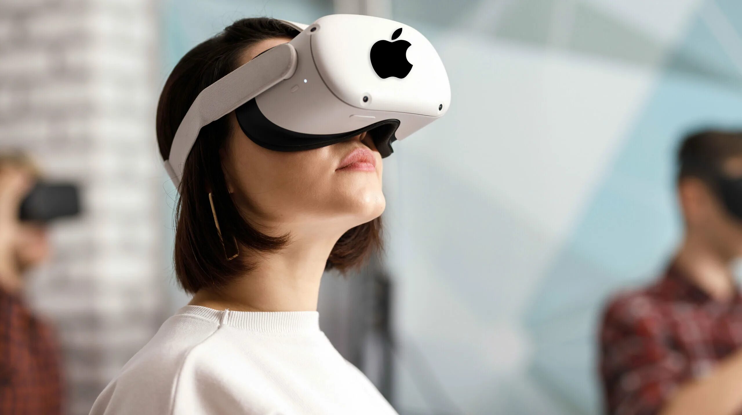 Apple виртуальный. Apple VR очки 2023. Шлем дополненной реальности. Apple виртуальная реальность. VR шлем от Apple новый.