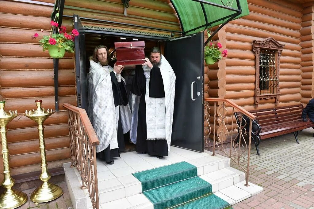 Храм киево печерских отцов в черемушках. Храм киево печерских отцов в черемушках. Храм киево печерских отцов в черемушках. Храм всех преподобных отцов киево-печерских в старых черемушках. Церковь преподобных отцов на кржижановского.