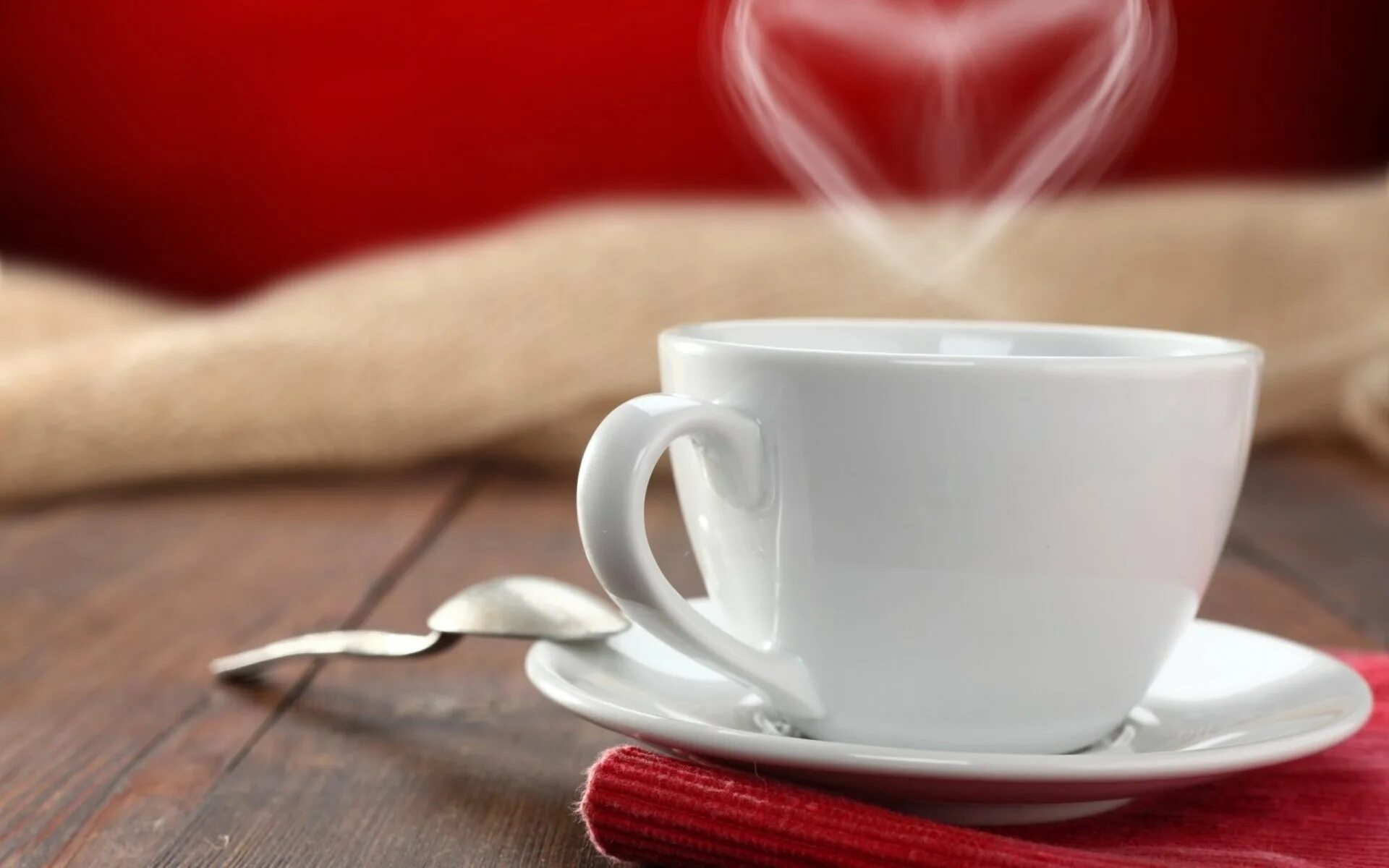 Чай романтика. Чашка "на стол". Чашка чая. Чай с сердечками. Чай губы.