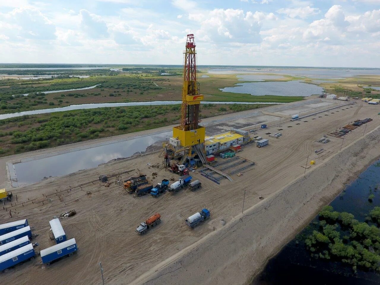 Рн ханты мансийск. Приобское месторождение ханты-мансийск. Рн ханты мансийск. Рн ханты мансийск. Буровые вышки роснефть.