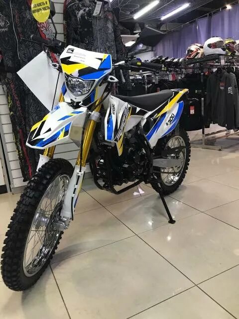 Мотоцикл racer rc300-gy8 ranger. Бсе эндуро 300 кубов. Полноразмерный эндуро 300 кубов. Полноразмерный эндуро 300 кубов. Racer caiman rc250xzr-x.