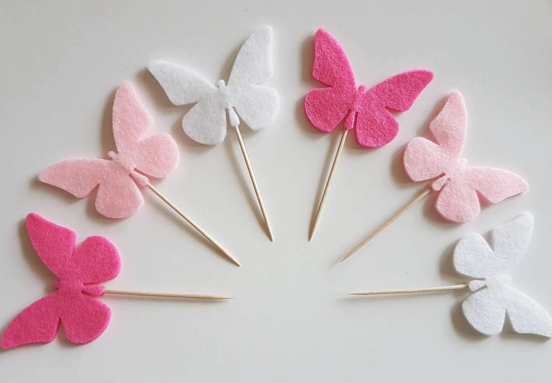 Зубочистки для фруктов. Пика для канапе. Бабочки на шпажках. Букет из бабочек на шпажках. Поделка цветок на палочке.