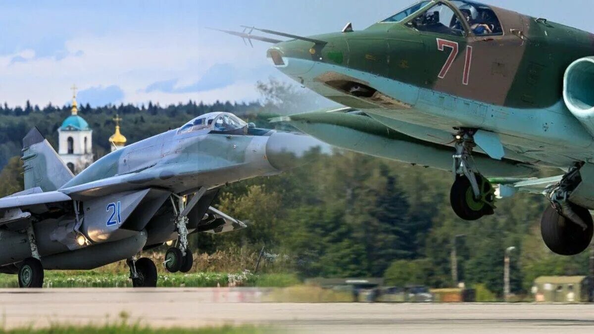Миг-29 ВВС Польши. Миг-29 Словакии. Миг 29 и Су 25. F-16 Польша.