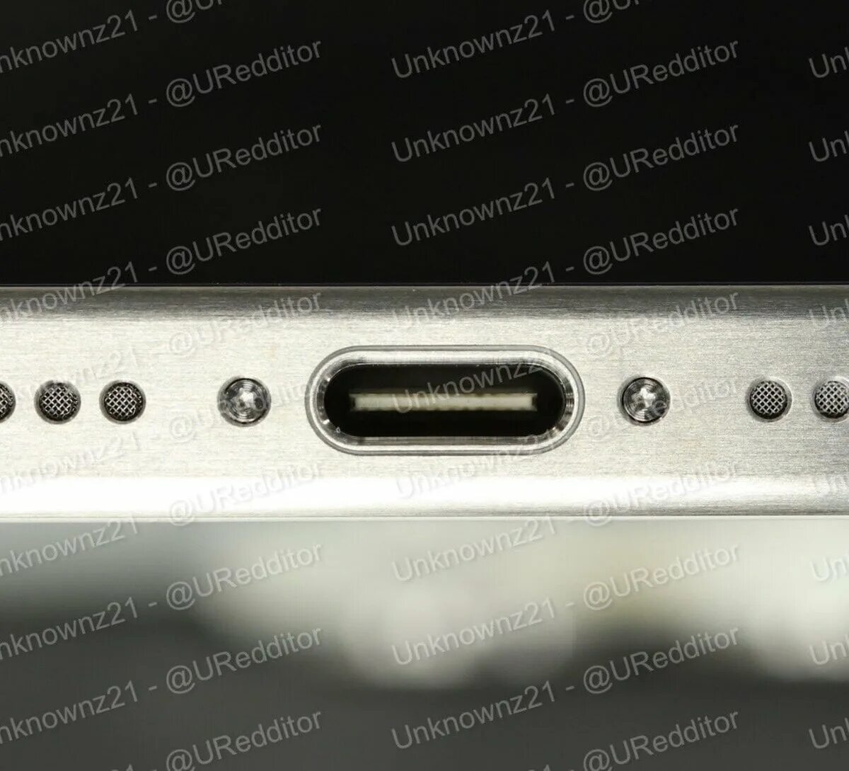 Iphone 15 pro usb. Iphone 15 USB C. USB C В iphone 15 Pro. Порт USB айфона. Apple 15 Promax.