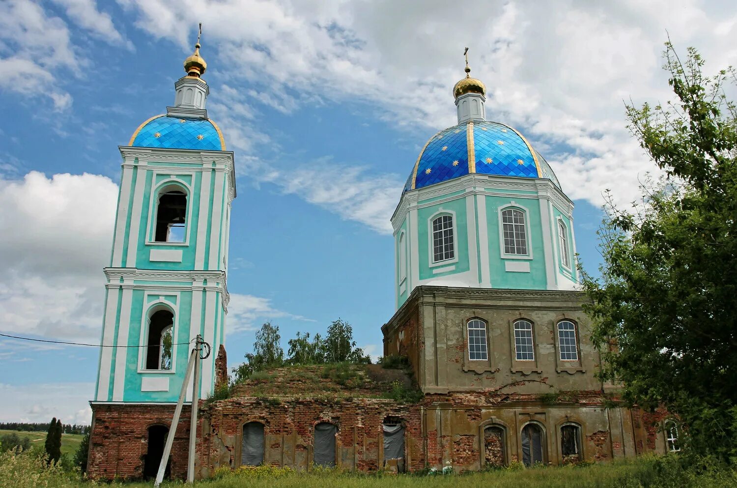 Бутырки задонский район. Храм Покрова Кокшайск. Липецкая область Задонский район село Бутырки Дон. Каменка Задонский район храм. Церковь Покрова Пресвятой Богородицы Пермь Бахаревка.