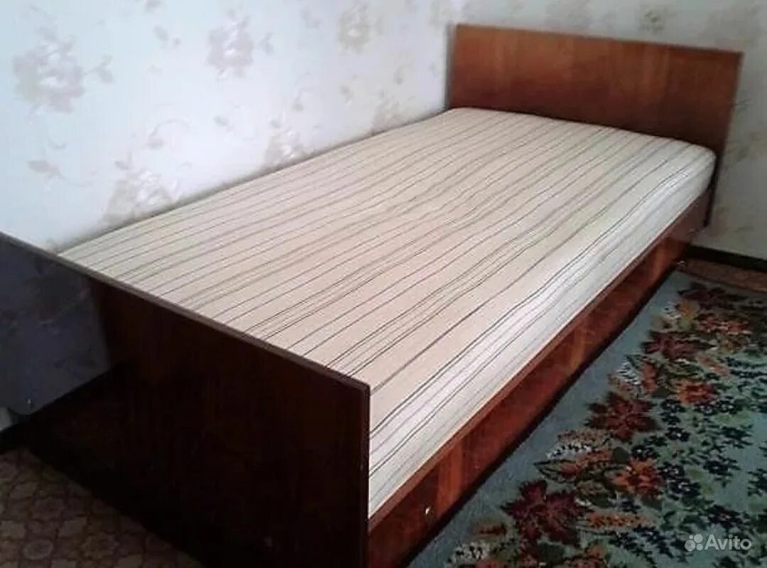 Советская кровать деревянная