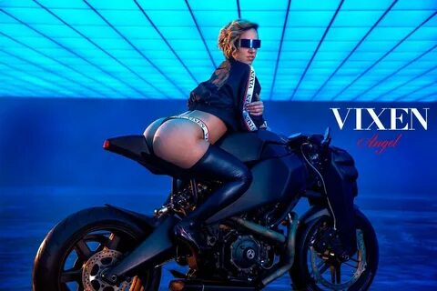 mastersoftease:"Jada Stevens" Chicas En Moto, Motos, Motociclista...