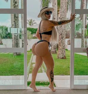 Fotos sem nudes de Juju Ferrari.