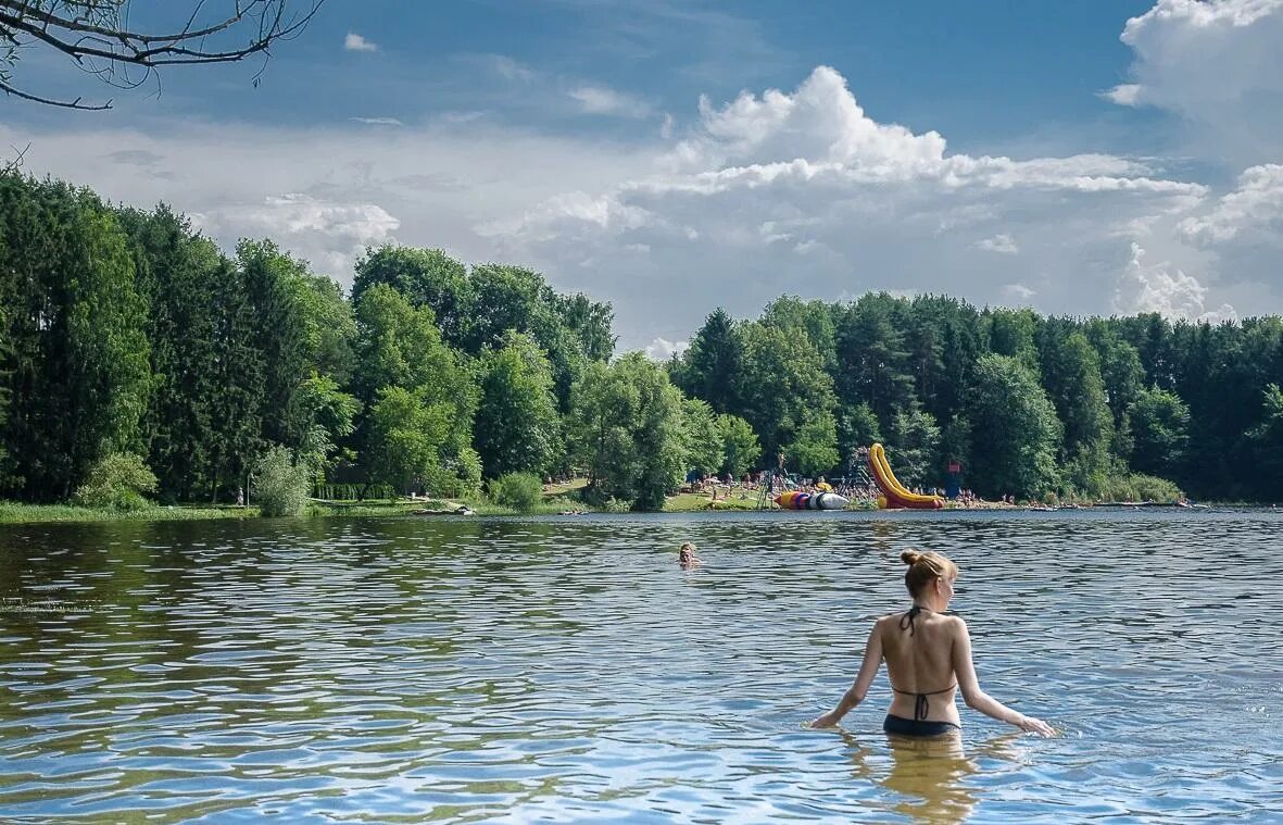 Пляж плотина на Истринском водохранилище. Пляж Трусово на Истринском водохранилище. Пятница Истринское водохранилище. Пляж Трусово Истра. Истринские водоемы