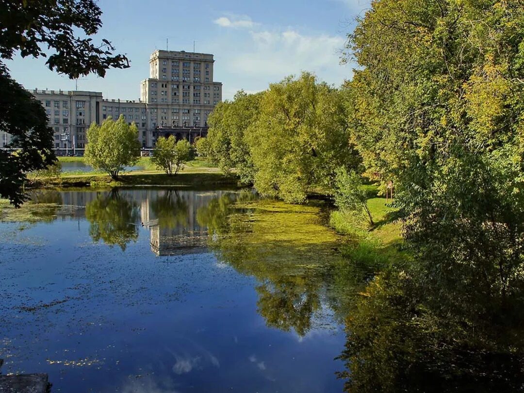 Лефортово москва. Парк Лефортово в Москве. Лефортовский парк Лефортово. Головинский сад Лефортово. Парк усадьба Лефортово.