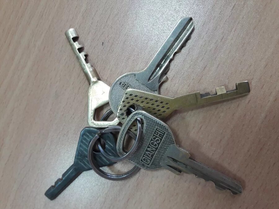Найдены ключи колпино. Объявление о находке ключей. Найденные ключи нужно. Связка ключей. Найдены ключи.