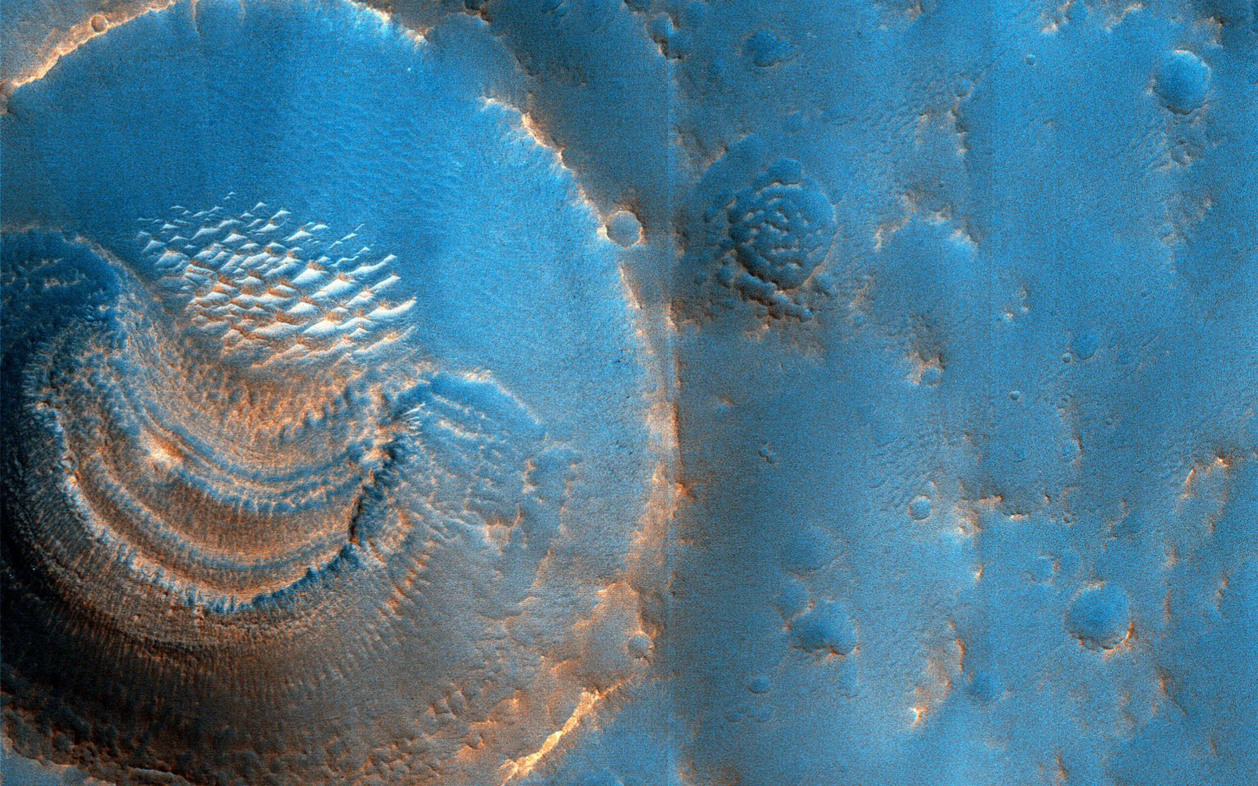 NASA снимки Марса. Марс снимки НАСА реальные. Странные фото с Марса. Кратеры на Марсе. Загадочные формы