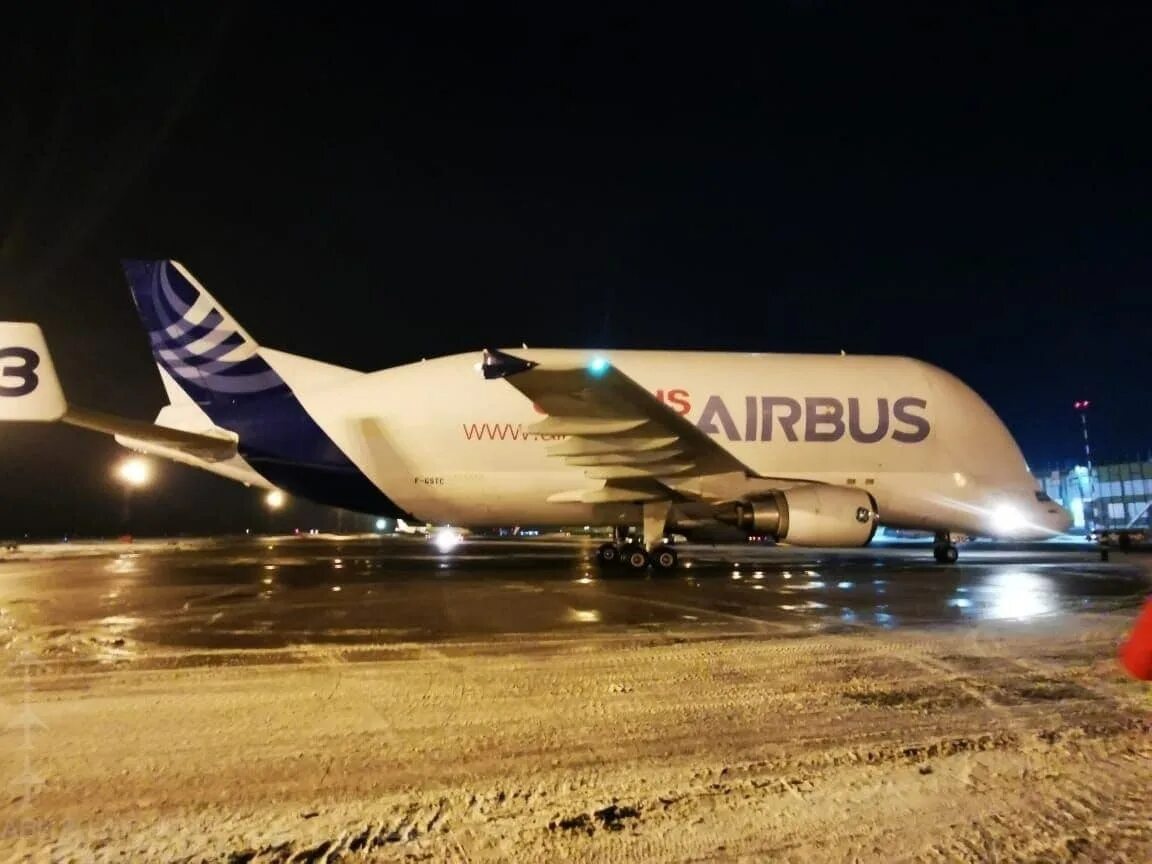 Борт №1 прилетает в омск. Самолет толмачево. В новосибирск прилетел самолет. В новосибирск прилетел самолет. Самолет новосибирск.
