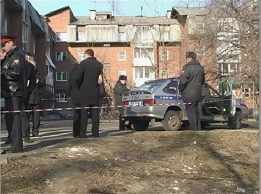 Полиция орехово-зуево. Полицейский расстрелял коллег в метро. Полицейский расстрелял коллег в метро. Расстрелянная машина полиции. Оперативник полиции.