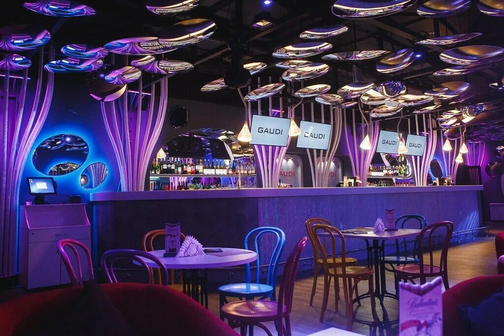 гауди киров сцена. гауди киров сцена. гауди киров танцпол. гауди холл киров. клуб gaudi киров.