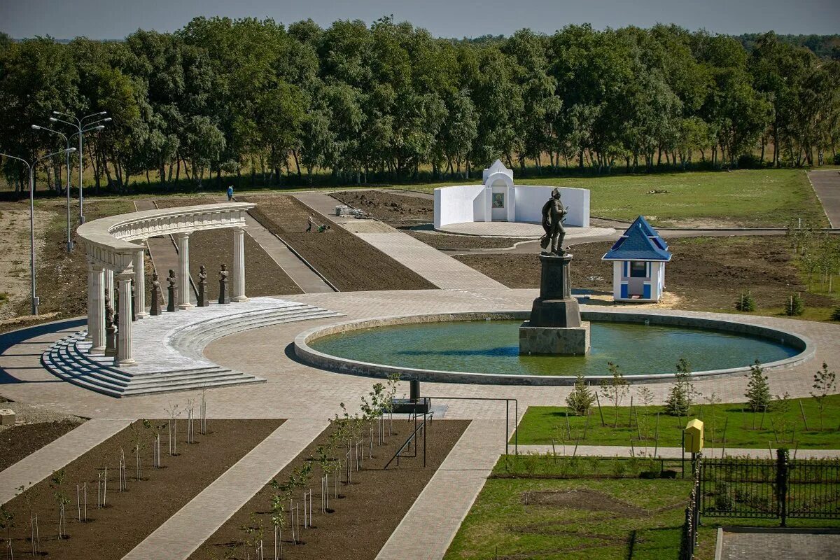 Зенин михайловск. Парк михайловск ставропольский край. парк адмирал михайловск ставропольский край. парк в михайловске ставропольского края. шпаковский парк горж ставрополь.