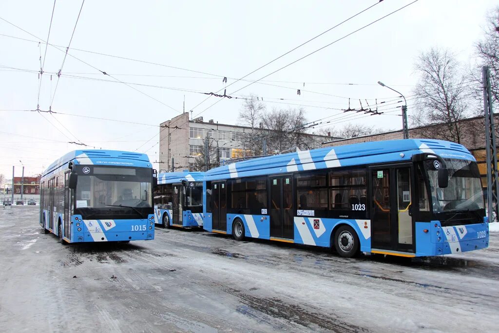 Троллейбус тролза 5275 саратов. Части троллейбуса. Троллейбус адмирал омск 15. 3 троллейбус где едет сейчас. Троллейбус адмирал 2021.