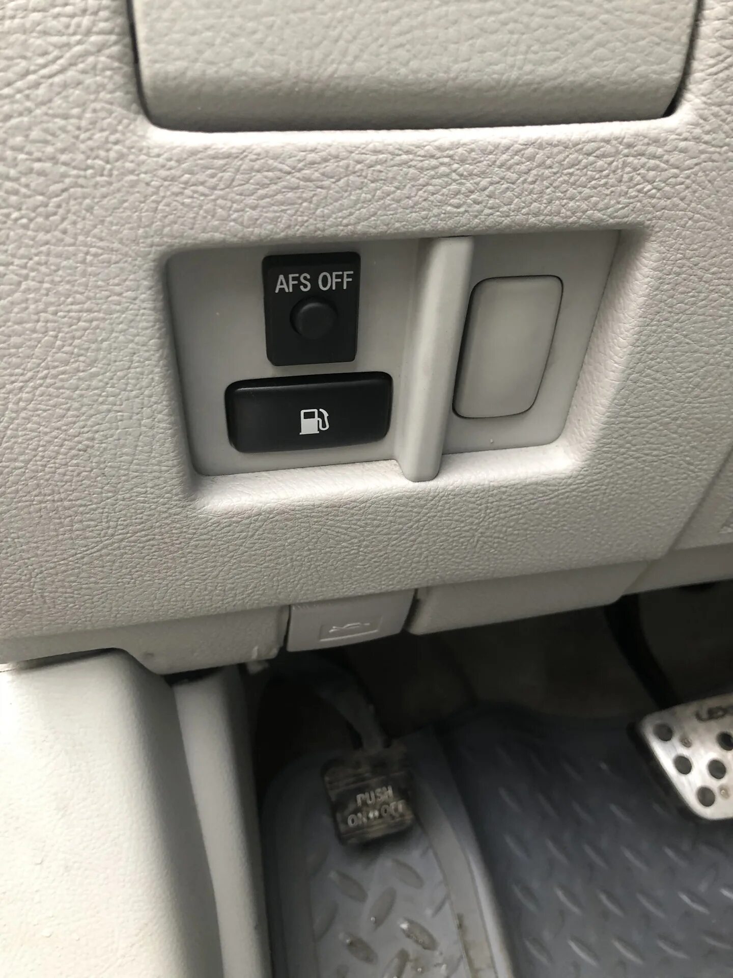 Кнопка afs off mitsubishi. Кнопка afs off land cruiser 150. Afs off что значит. Afs off что значит. Afs off что значит.