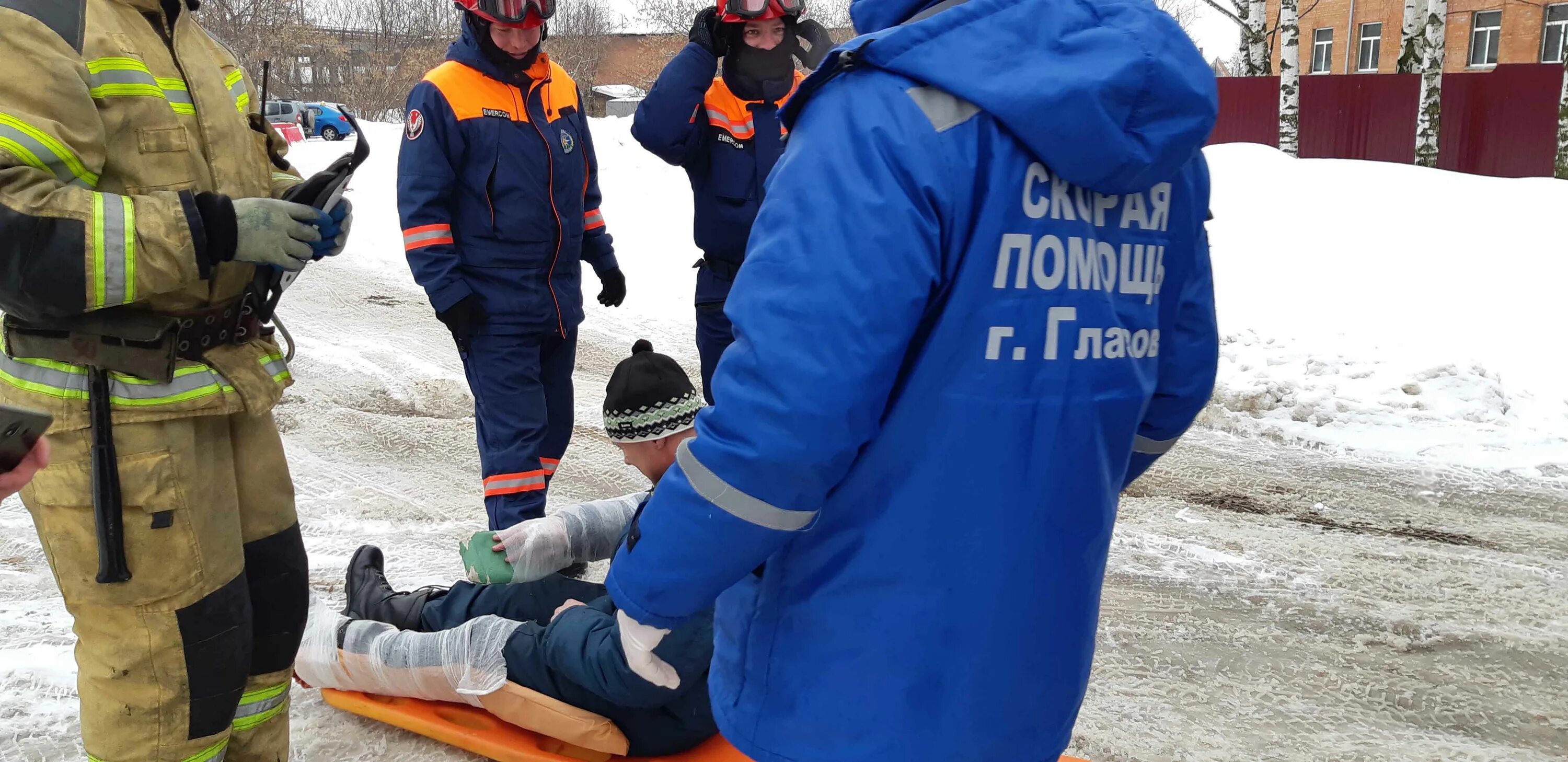 аварийная газовая служба пмр. телефонвызова экстернных слуб. аварийная коммунальная служба машина. газовая машина. телефоны экстреннойслкжбы.