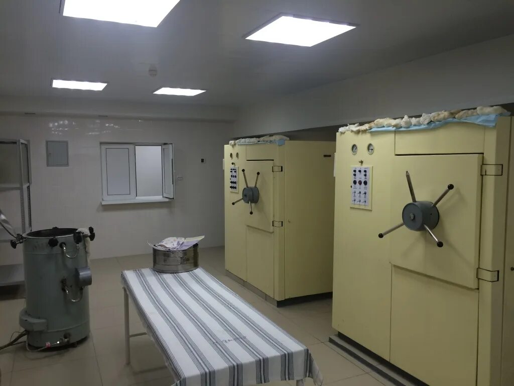 моечно-дезинфекционная машина проходного типа dgm. паровые стерилизаторы в цсо. стерилизационная в лпу. низкотемпературная стерилизация инструментов. стерилизация в лпу.