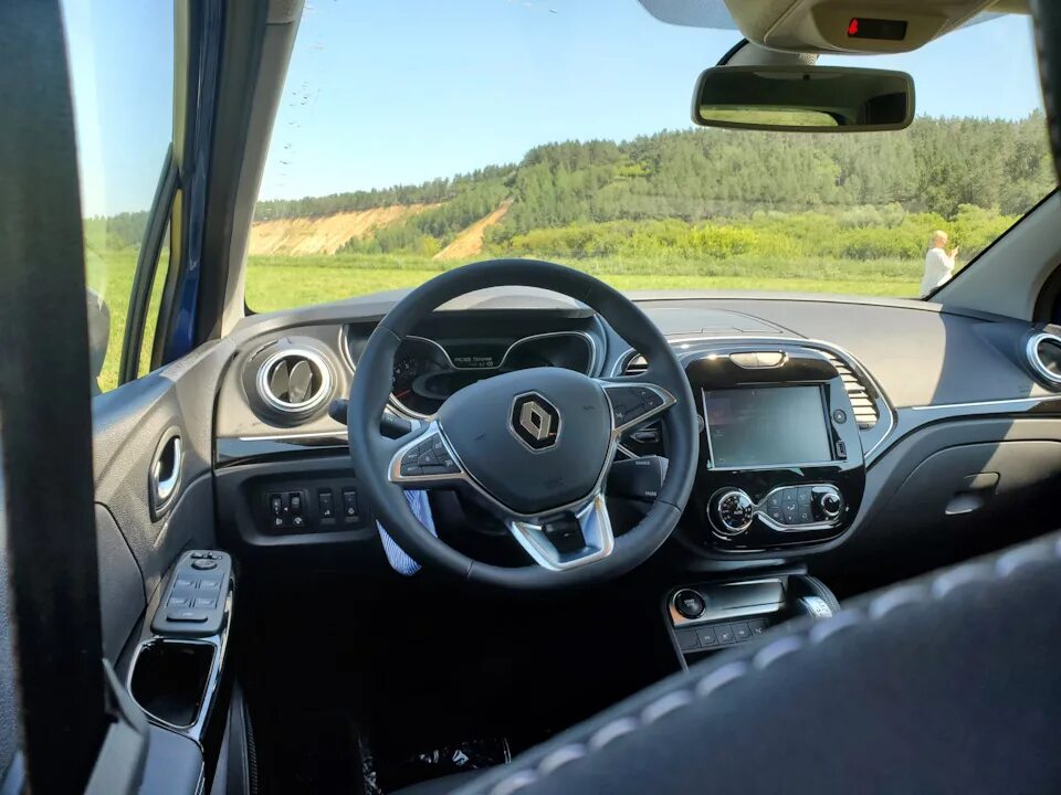 Рено адвенчер 2020. Renault Captur 2022 Interior. Renault Duster 2020 салон. Renault Captur 2020 салон. Тест драйв 2022 года