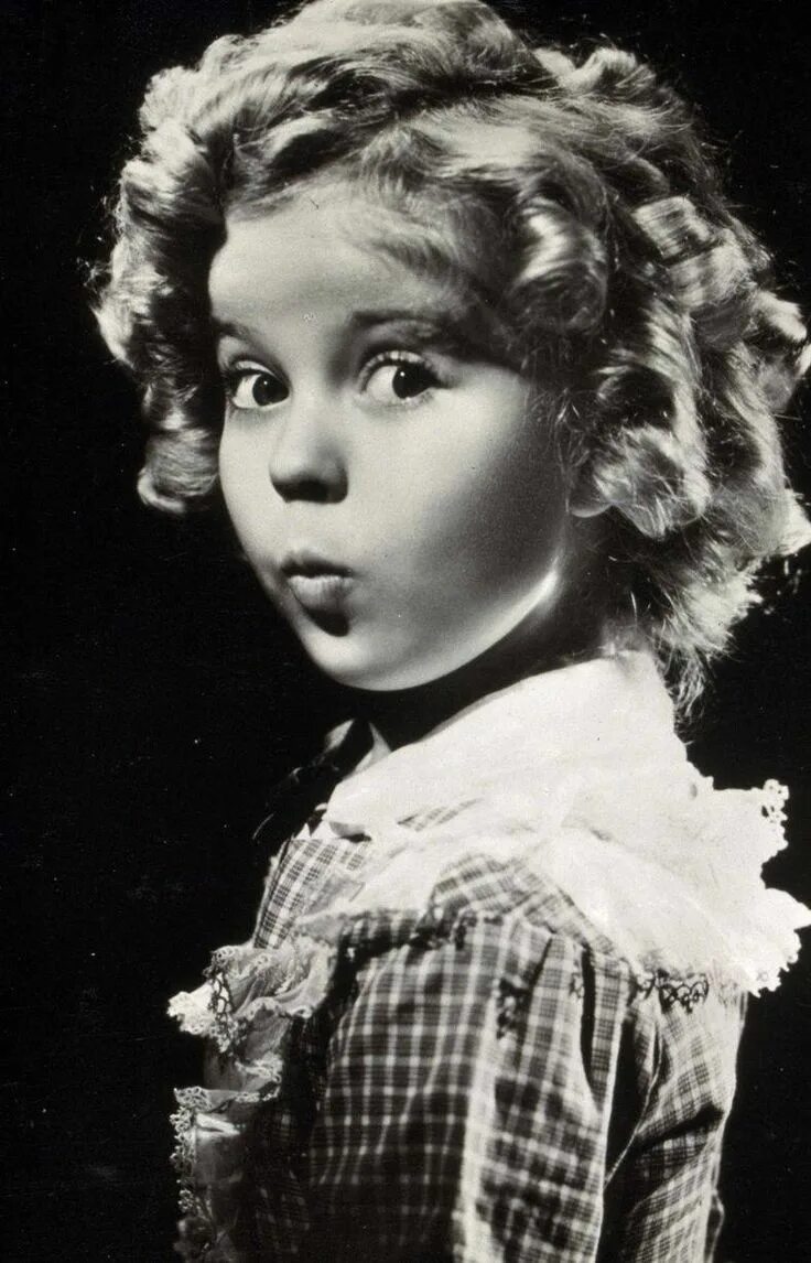 Shirley's temple. Ширли Темпл. Shirley Temple actress. Ширли Темпл танцовщица. Ширли Темпл непристойные.