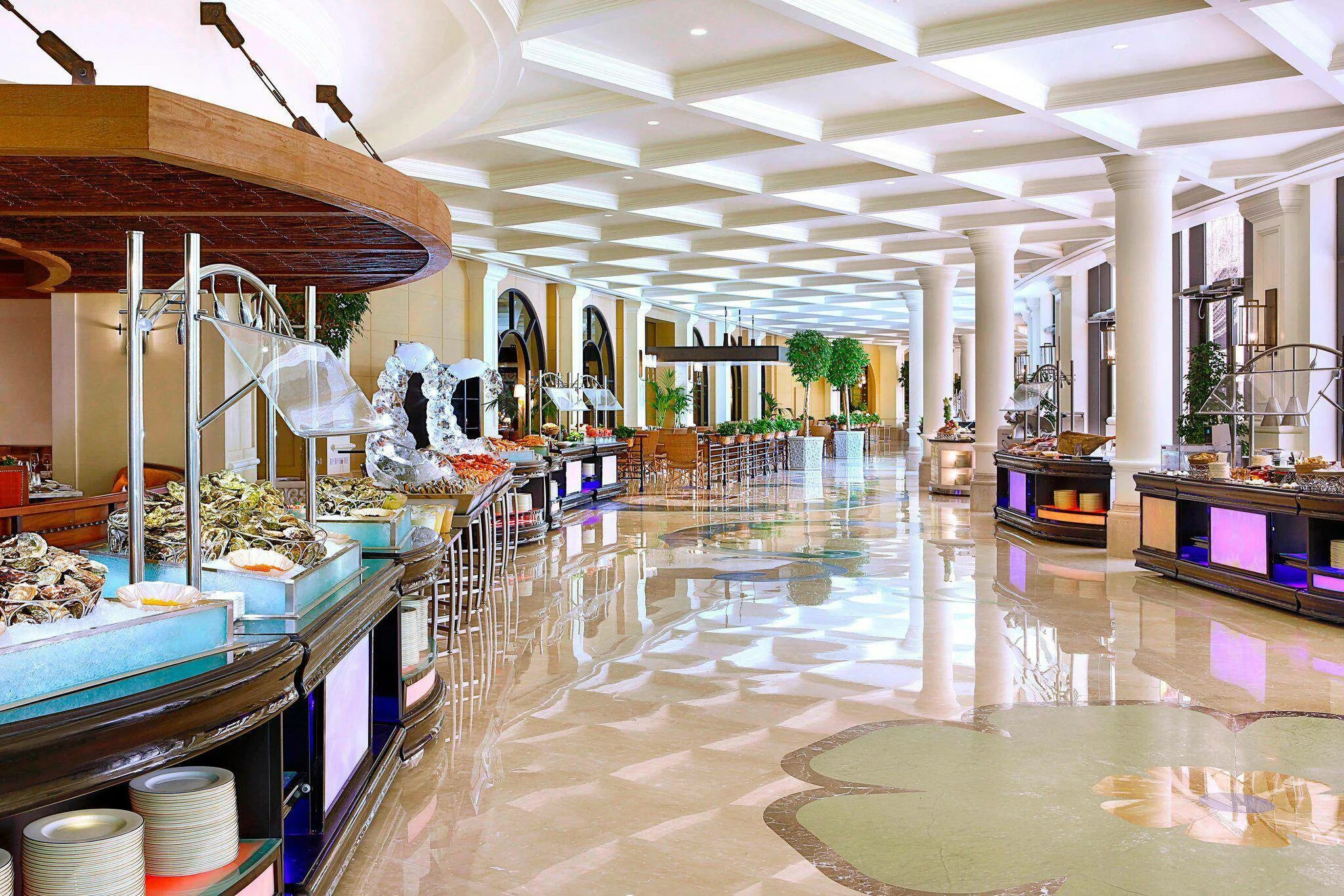 The ritz carlton abu dhabi. Абу Даби Ritz Carlton. Абу Даби the Ritz Carlton Grand canal5. The Ritz-Carlton Abu Dhabi Grand canal 5*. Ritz Carlton Abu Dabi.